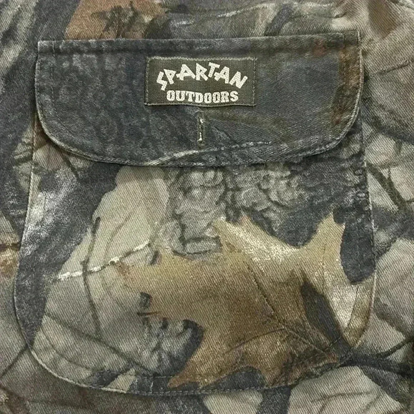 Vtg Spartan Outdoors Realtree Hardwoods Camo Button Up Shirt Size M Made In USA - Picture 2 of 8
